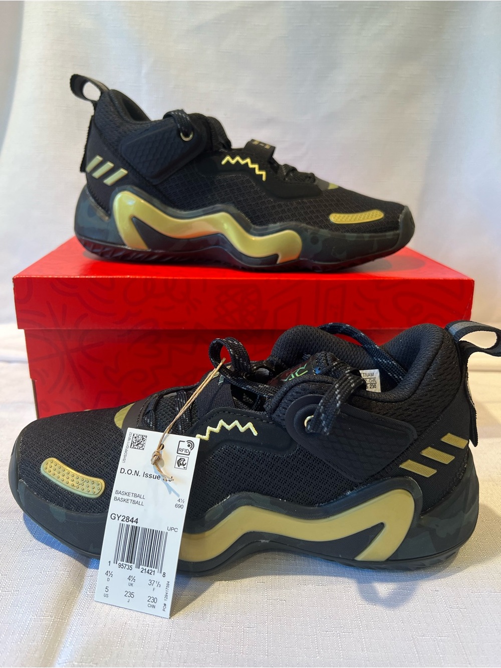 New adidas D.O.N. Issue 3 J Basketball Shoes - Size 5Y